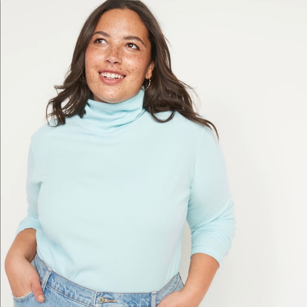 Turtleneck - New- Size Large